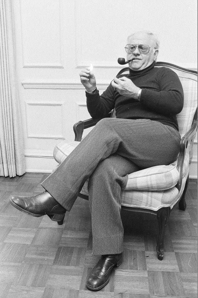 Mickey Rooney sitting in a chair - Jerry Tomaselli for Chicago Sun-Times
