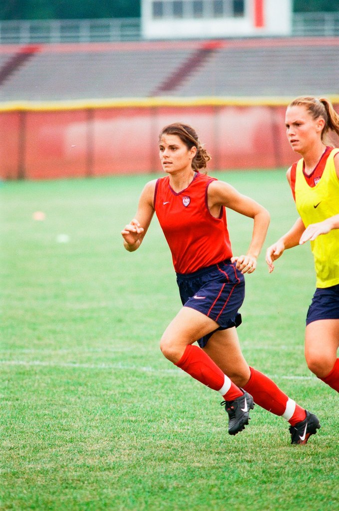 Mia Hamm practices with USA women's soccer team - Chicago Sun-Times