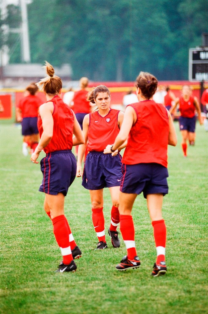 Mia Hamm practices with USA women's soccer team - Chicago Sun-Times