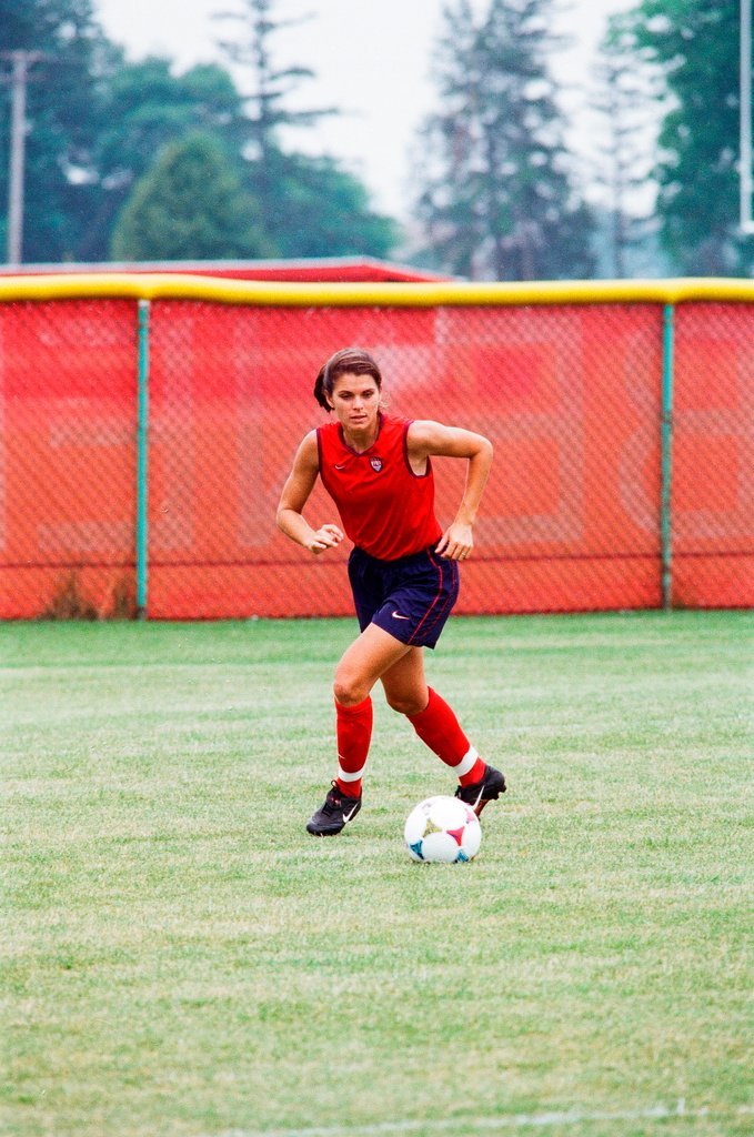 Mia Hamm practices with USA women's soccer team - Chicago Sun-Times