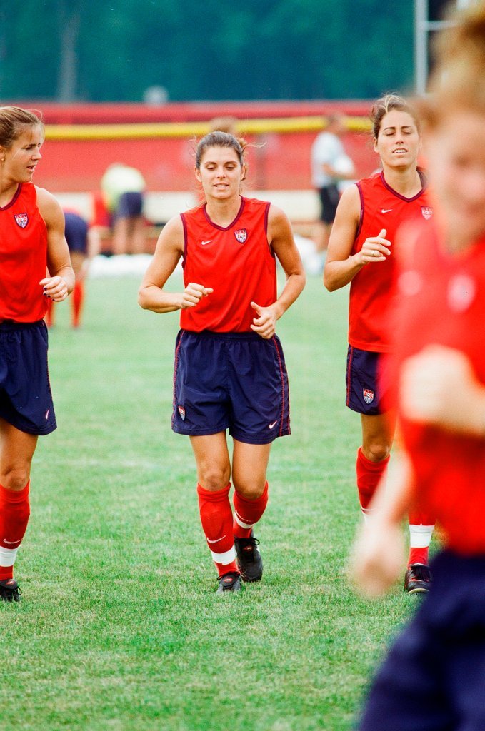 Mia Hamm practices with USA women's soccer team - Chicago Sun-Times