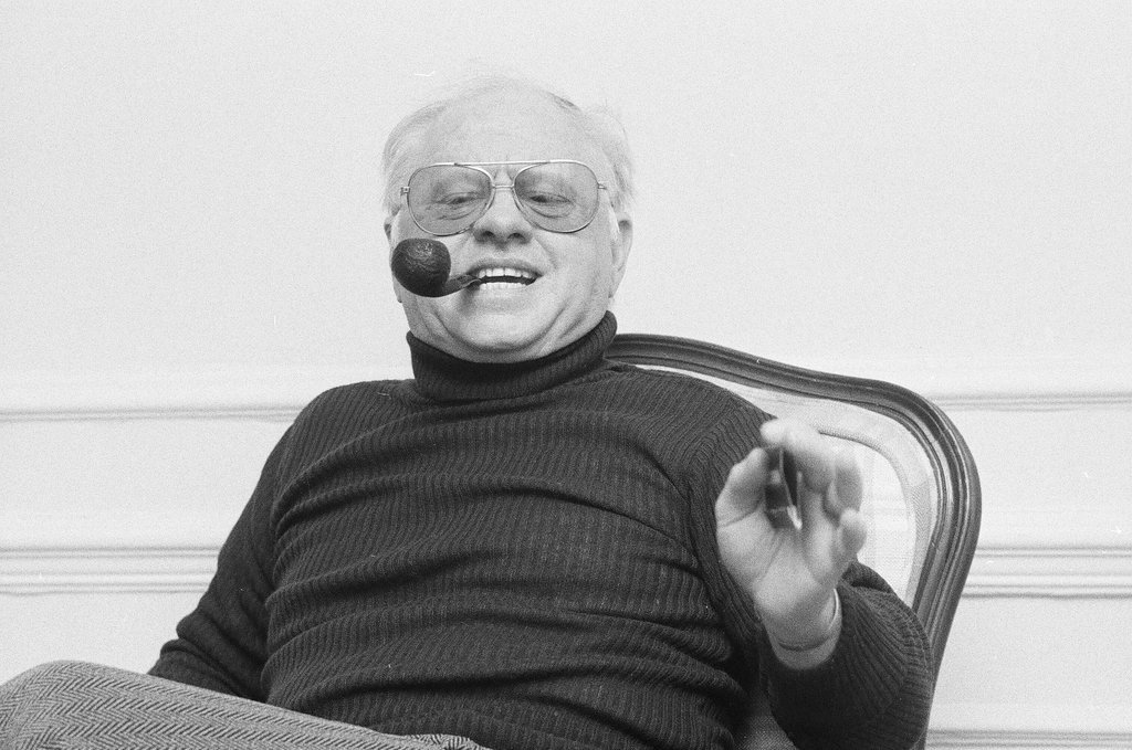 Mickey Rooney sitting in a chair - Jerry Tomaselli for Chicago Sun-Times