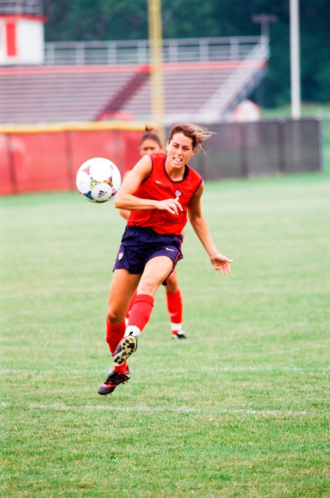 Mia Hamm practices with USA women's soccer team - Chicago Sun-Times