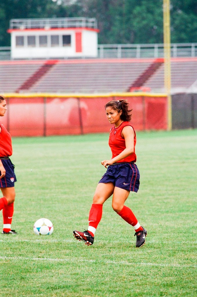 Mia Hamm practices with USA women's soccer team - Chicago Sun-Times