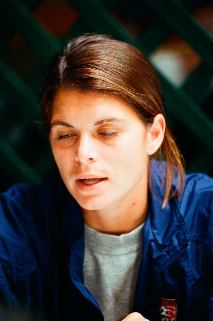 Mia Hamm and teammates at media gathering - Rich Hein for Chicago Sun-Times