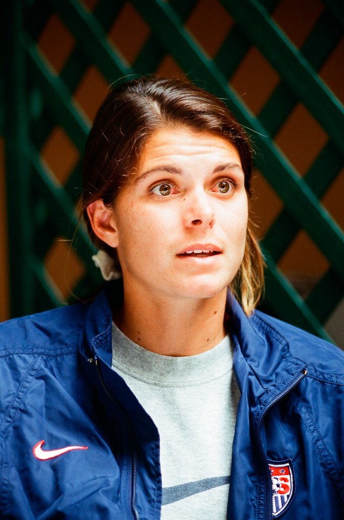 Mia Hamm and teammates at media gathering - Rich Hein for Chicago Sun-Times