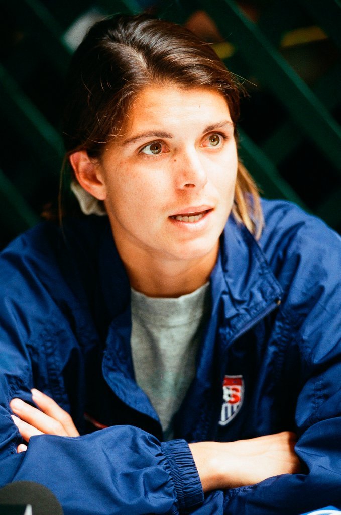 Mia Hamm and teammates at media gathering - Rich Hein for Chicago Sun-Times