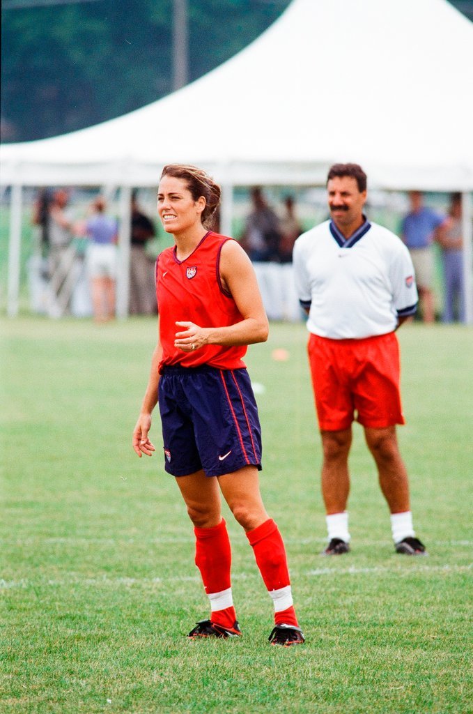 Mia Hamm practices with USA women's soccer team - Chicago Sun-Times
