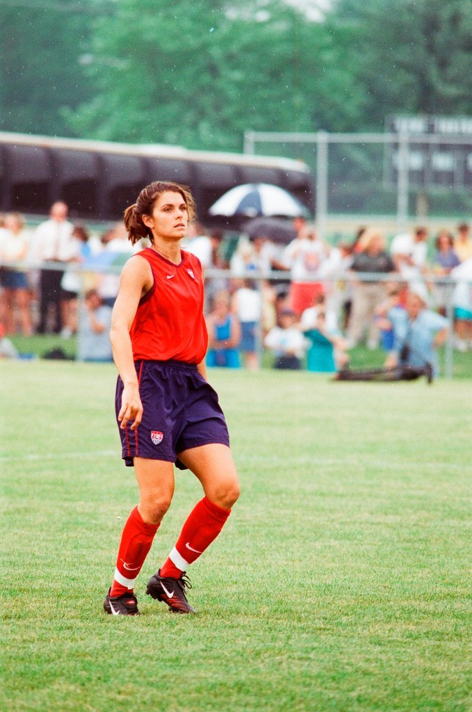 Mia Hamm practices with USA women's soccer team - Chicago Sun-Times