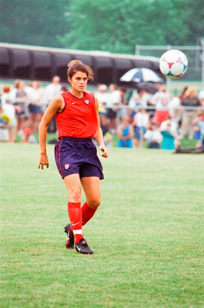 Mia Hamm practices with USA women's soccer team - Chicago Sun-Times