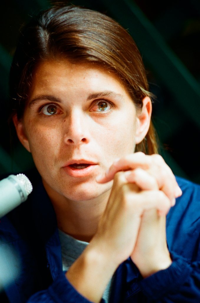 Mia Hamm and teammates at media gathering - Rich Hein for Chicago Sun-Times