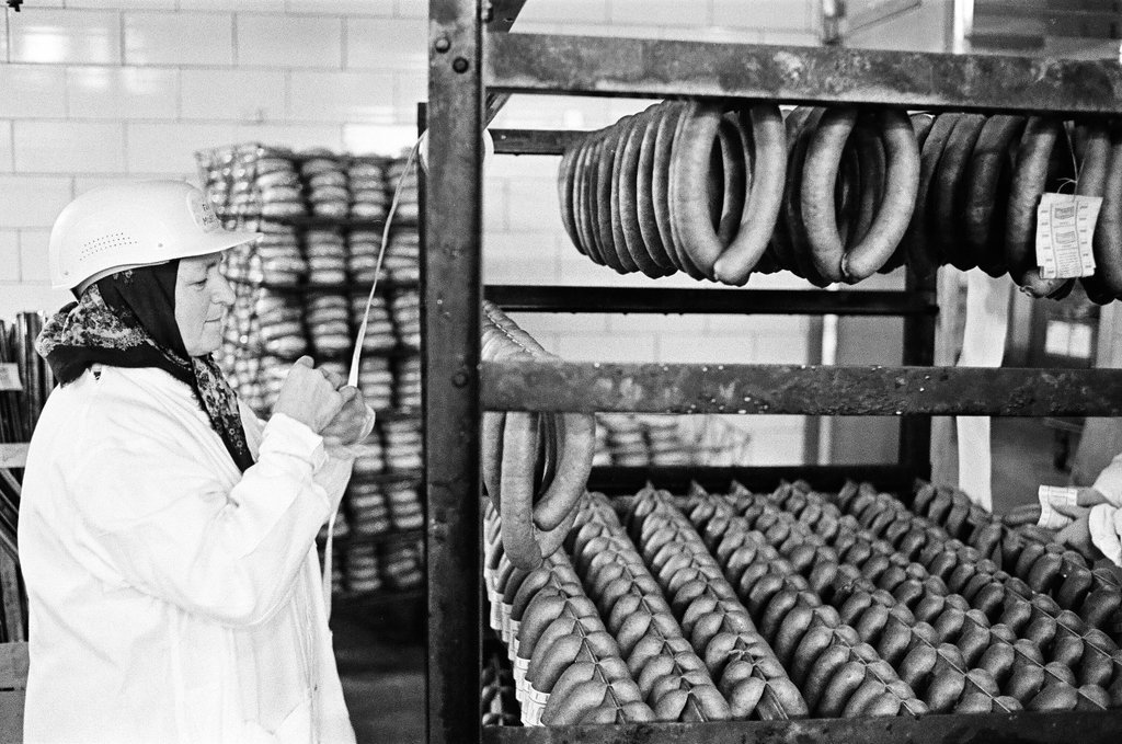 Sausage production - Chicago Sun-Times