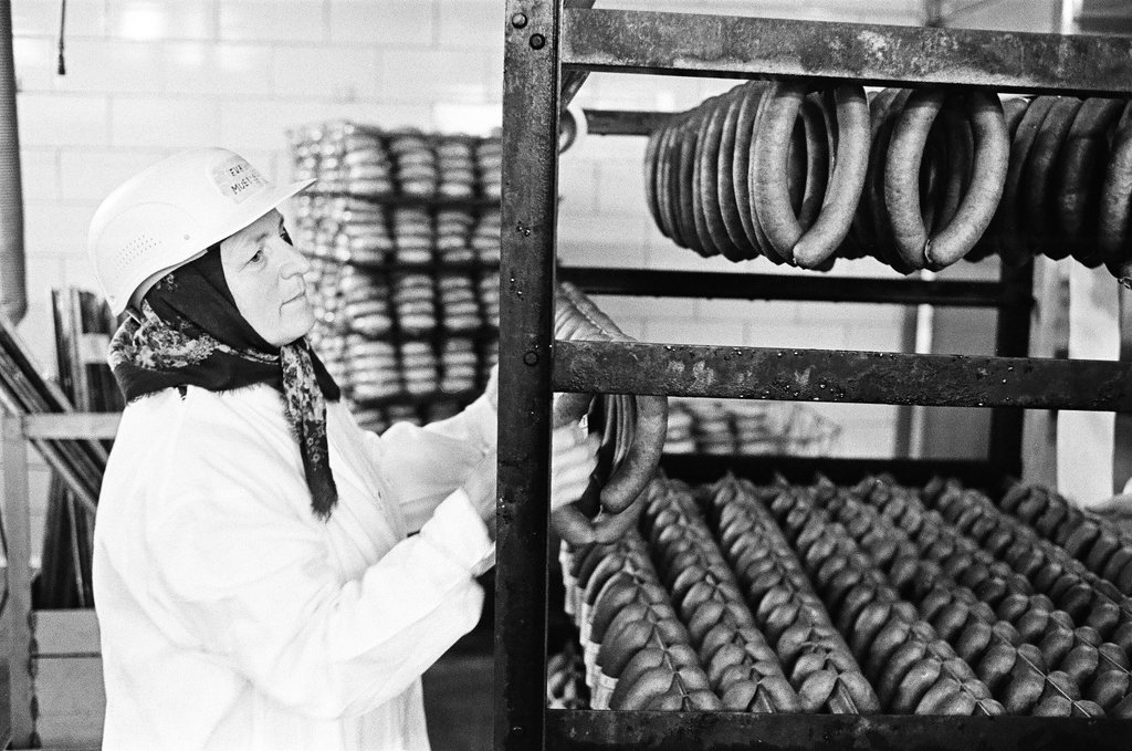 Sausage production - Chicago Sun-Times