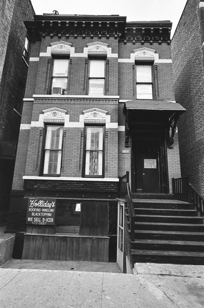 954 West Armitage Avenue - Chicago Sun-Times