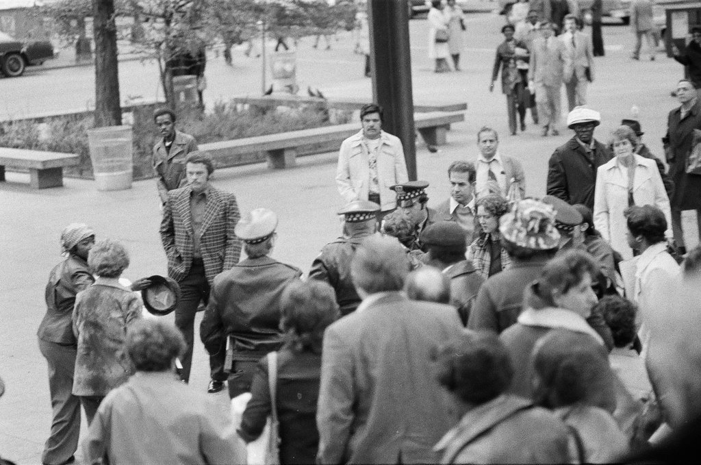 Zenith Corporation employees demonstrate at Daley Center - Chicago Sun-Times