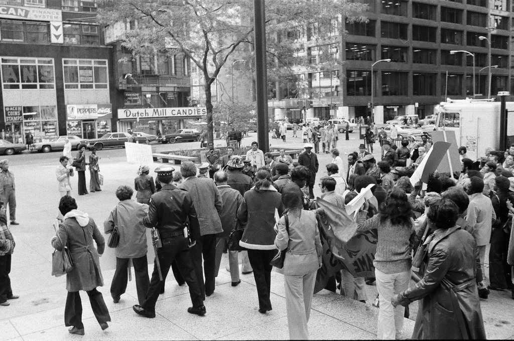 Zenith Corporation employees demonstrate at Daley Center - Chicago Sun-Times