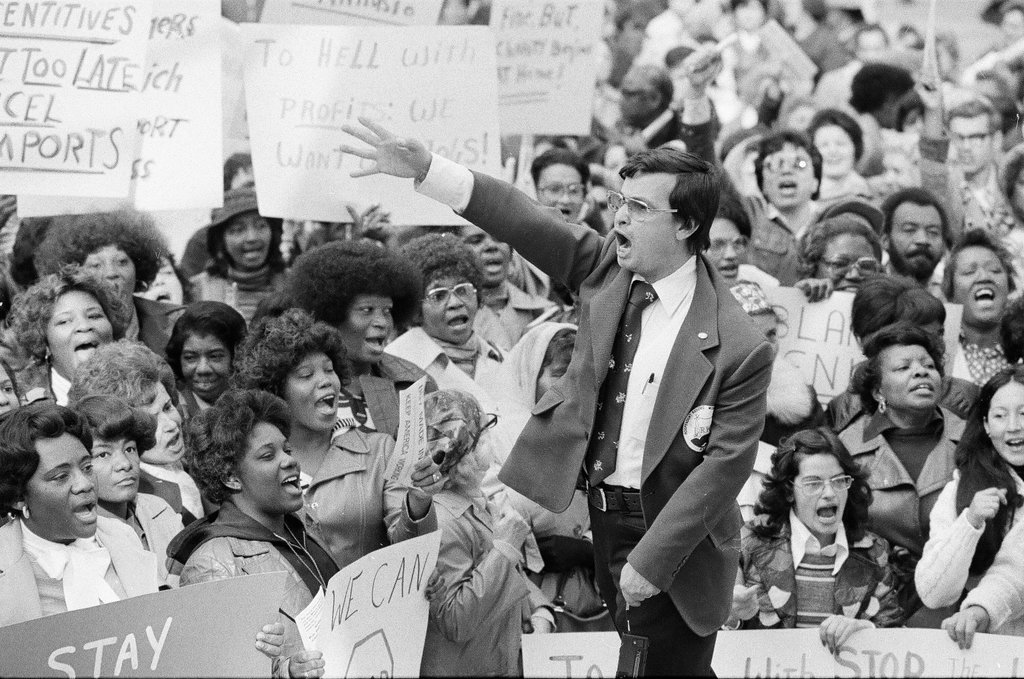 Zenith Corporation employees demonstrate at Daley Center - Chicago Sun-Times