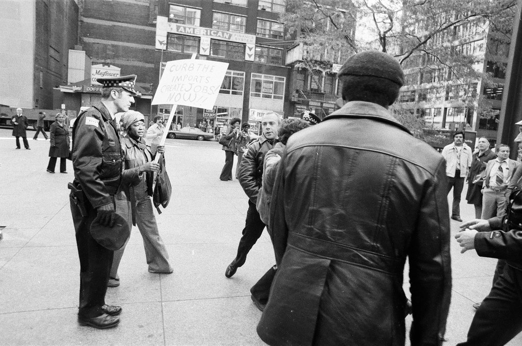 Zenith Corporation employees demonstrate at Daley Center - Chicago Sun-Times