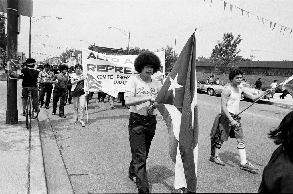 Puerto Ricans march on Milwaukee Avenue - Chicago Sun-Times