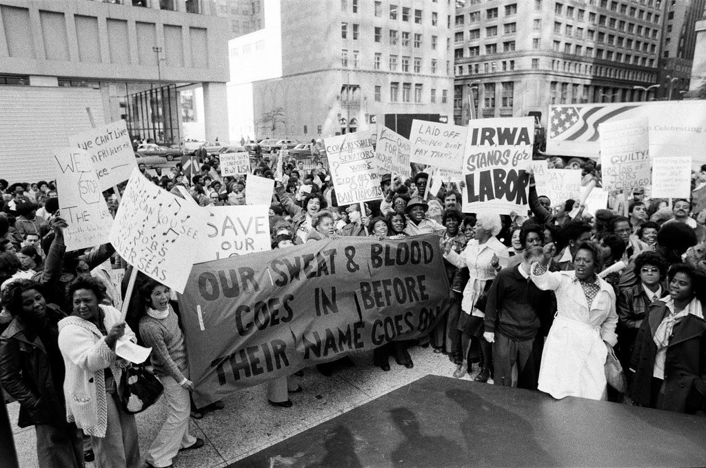 Zenith Corporation employees demonstrate at Daley Center - Chicago Sun-Times
