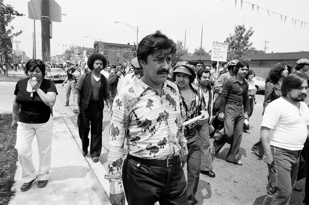 Puerto Ricans march on Milwaukee Avenue - Chicago Sun-Times