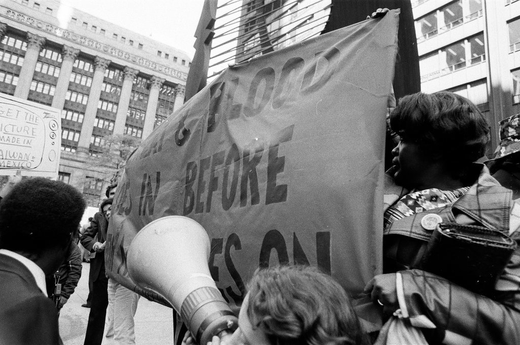 Zenith Corporation employees demonstrate at Daley Center - Chicago Sun-Times