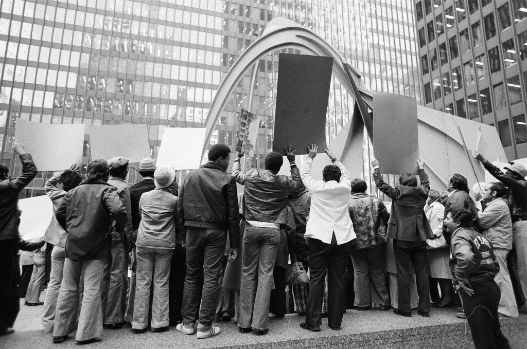 Zenith Corporation employees demonstrate at Daley Center - Chicago Sun-Times