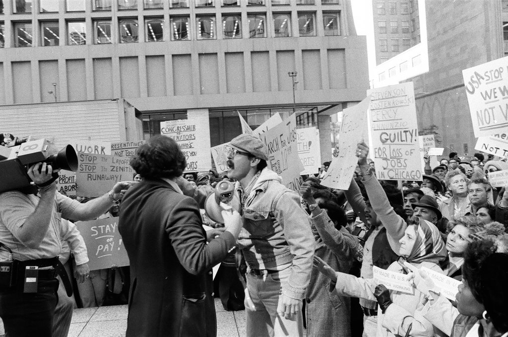 Zenith Corporation employees demonstrate at Daley Center - Chicago Sun-Times
