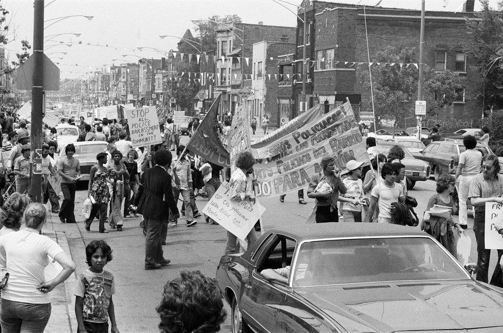 Puerto Ricans march on Milwaukee Avenue - Chicago Sun-Times