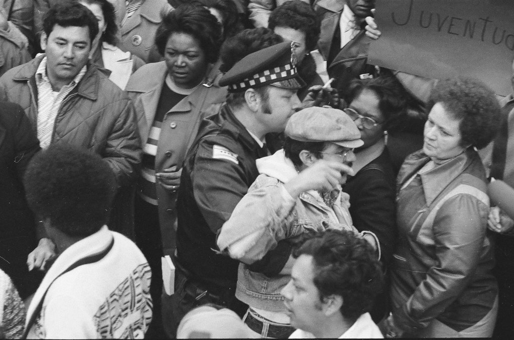 Zenith Corporation employees demonstrate at Daley Center - Chicago Sun-Times