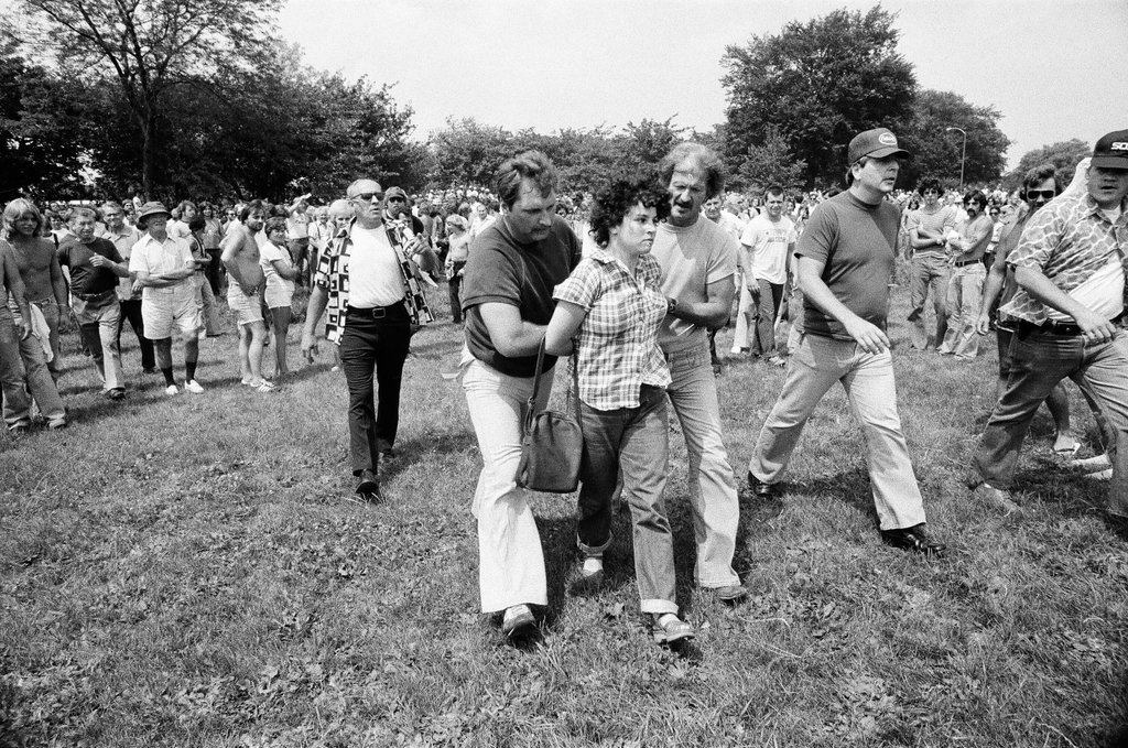 Nazi rally in Marquette Park - Chicago Sun-Times