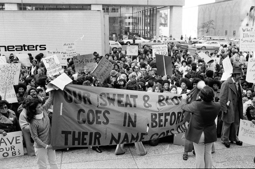 Zenith Corporation employees demonstrate at Daley Center - Chicago Sun-Times