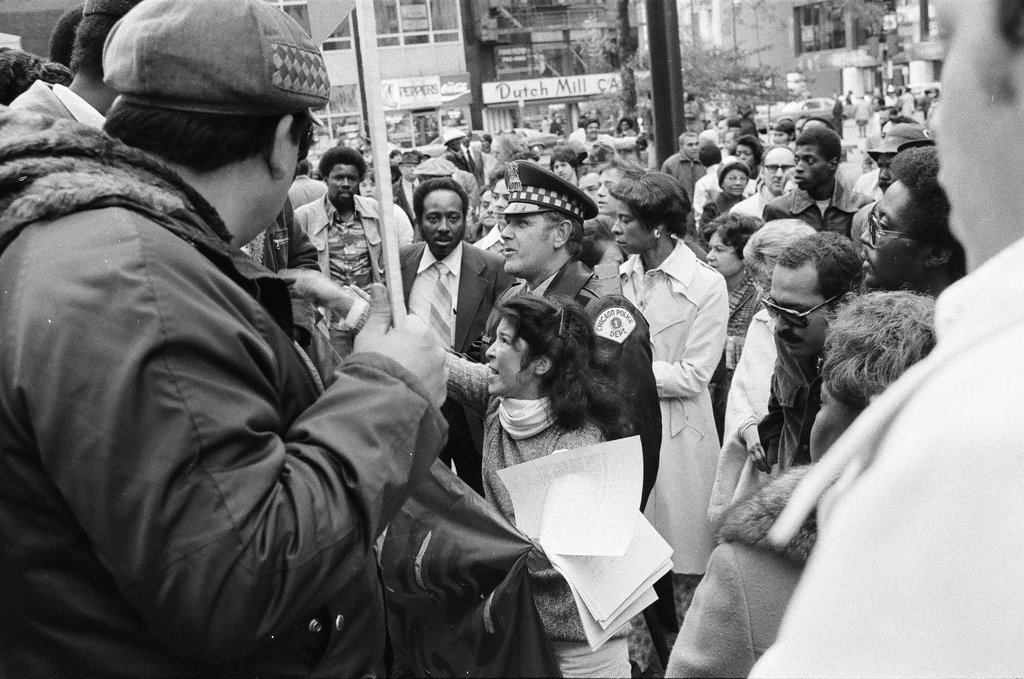 Zenith Corporation employees demonstrate at Daley Center - Chicago Sun-Times