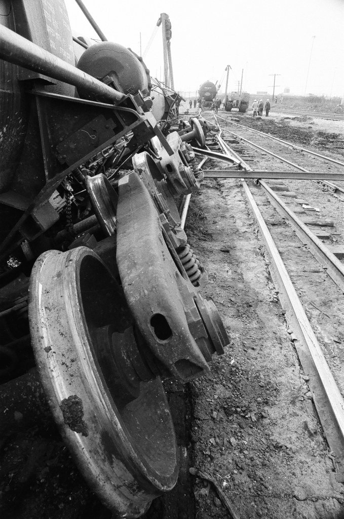 Railroad tank cars overturn - Chicago Sun-Times