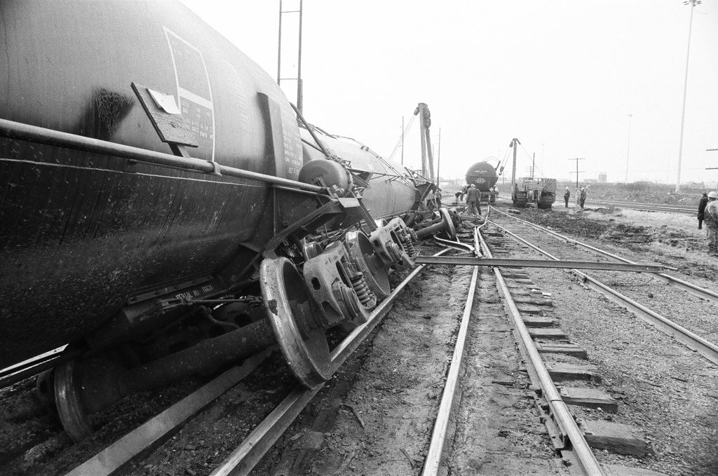 Railroad tank cars overturn - Chicago Sun-Times