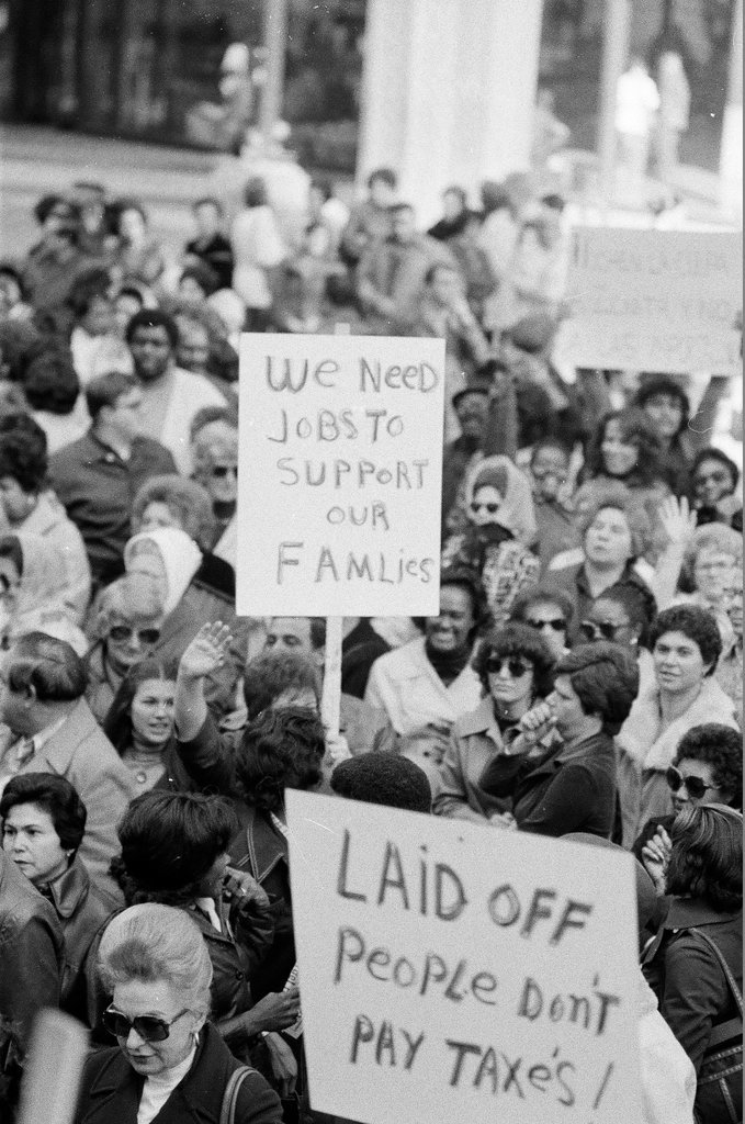 Zenith Corporation employees demonstrate at Daley Center - Chicago Sun-Times
