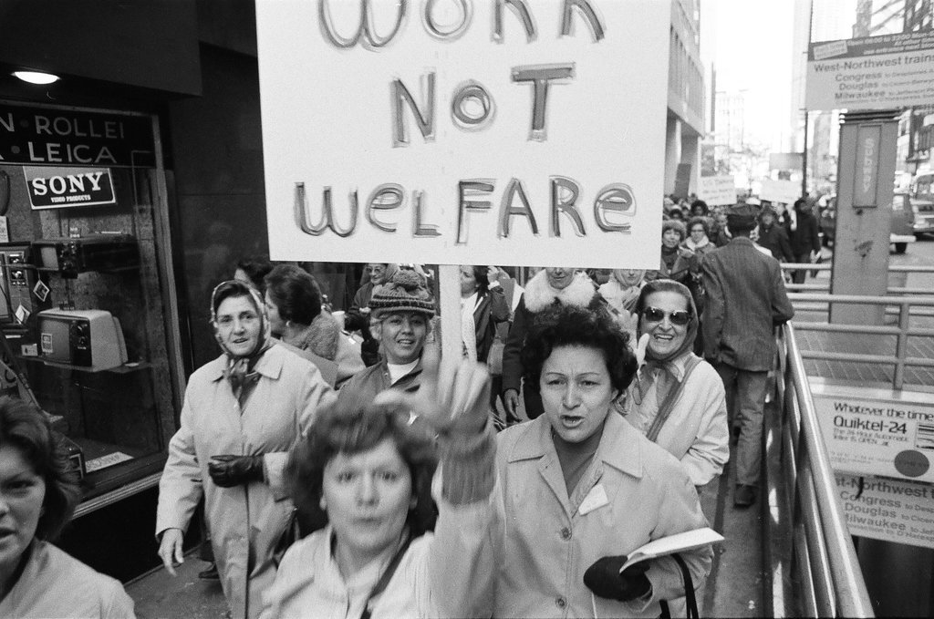 Zenith Corporation employees demonstrate at Daley Center - Chicago Sun-Times