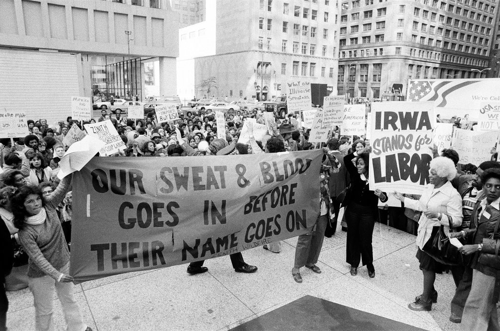 Zenith Corporation employees demonstrate at Daley Center - Chicago Sun-Times