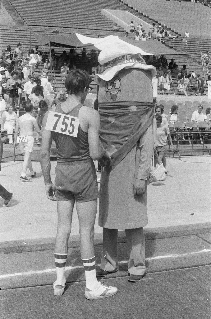 Special Olympics athletes competing and cooling off - Chicago Sun-Times
