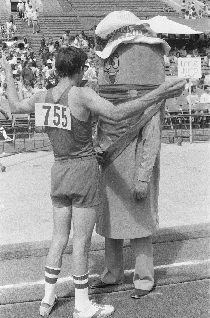 Special Olympics athletes competing and cooling off - Chicago Sun-Times