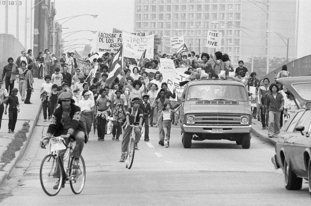 Puerto Ricans march on Milwaukee Avenue - Chicago Sun-Times