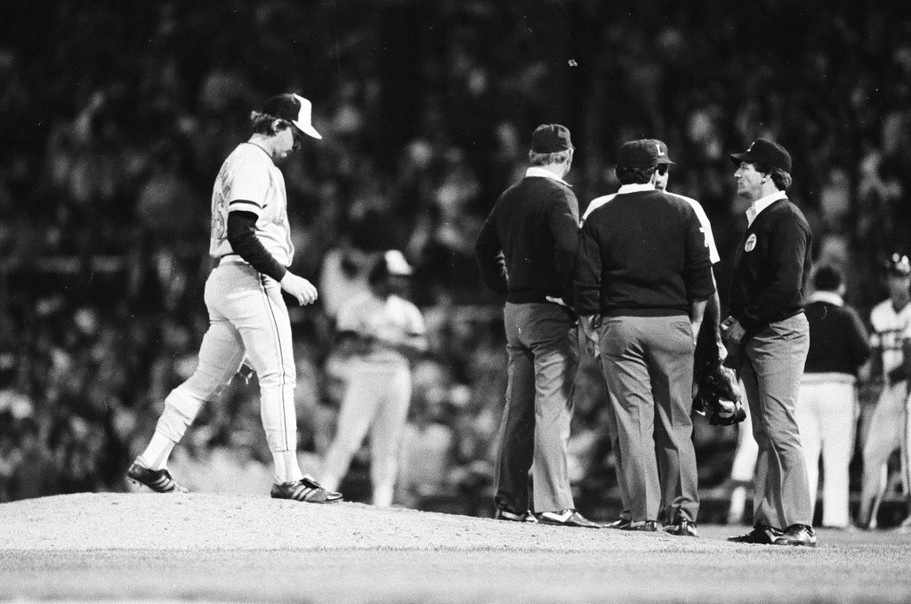 Playoff action between Orioles and White Sox - Chicago Sun-Times
