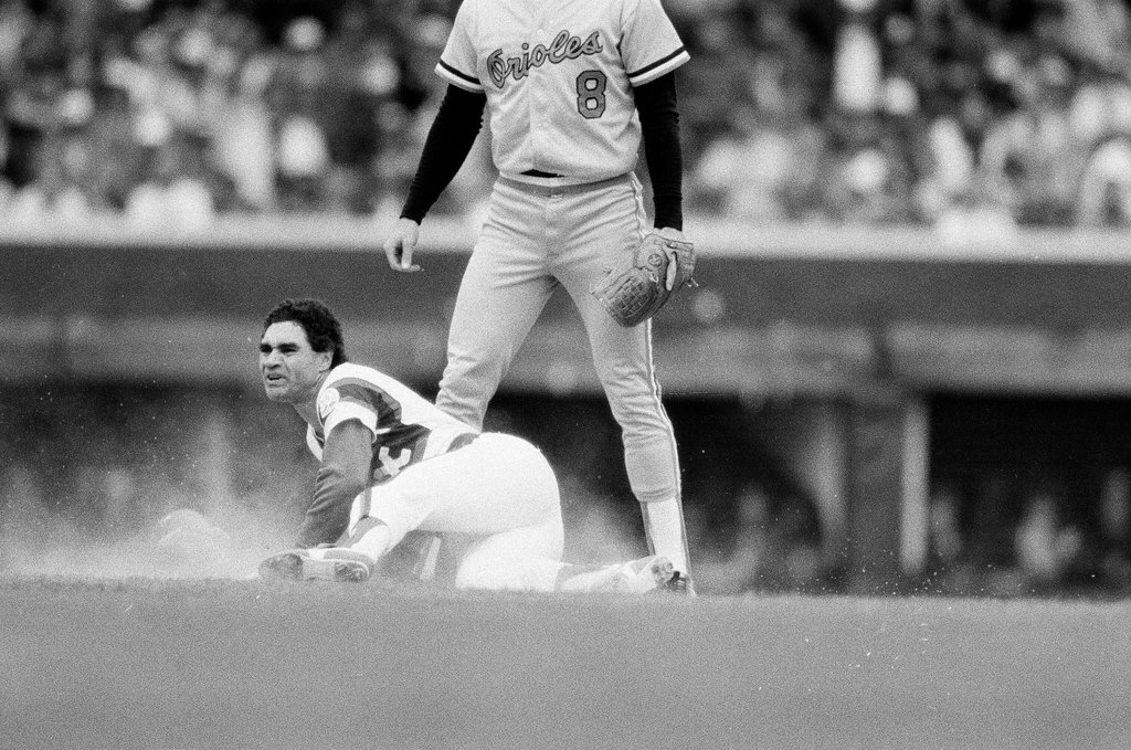 Playoff action between Orioles and White Sox - Chicago Sun-Times