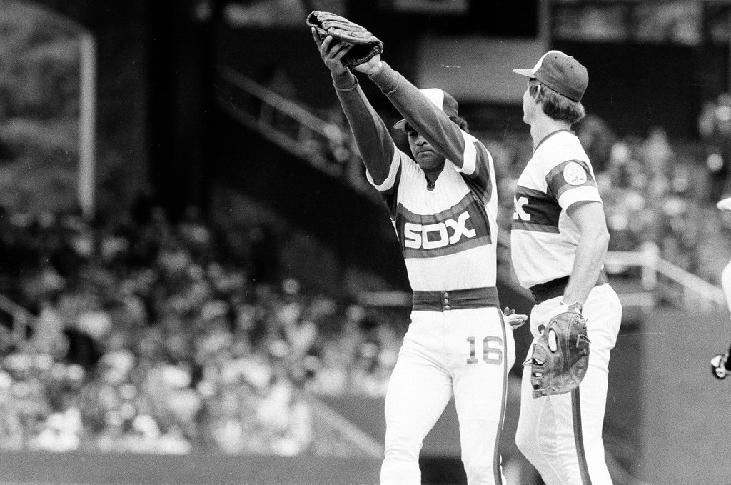 Playoff action between Orioles and White Sox - Chicago Sun-Times