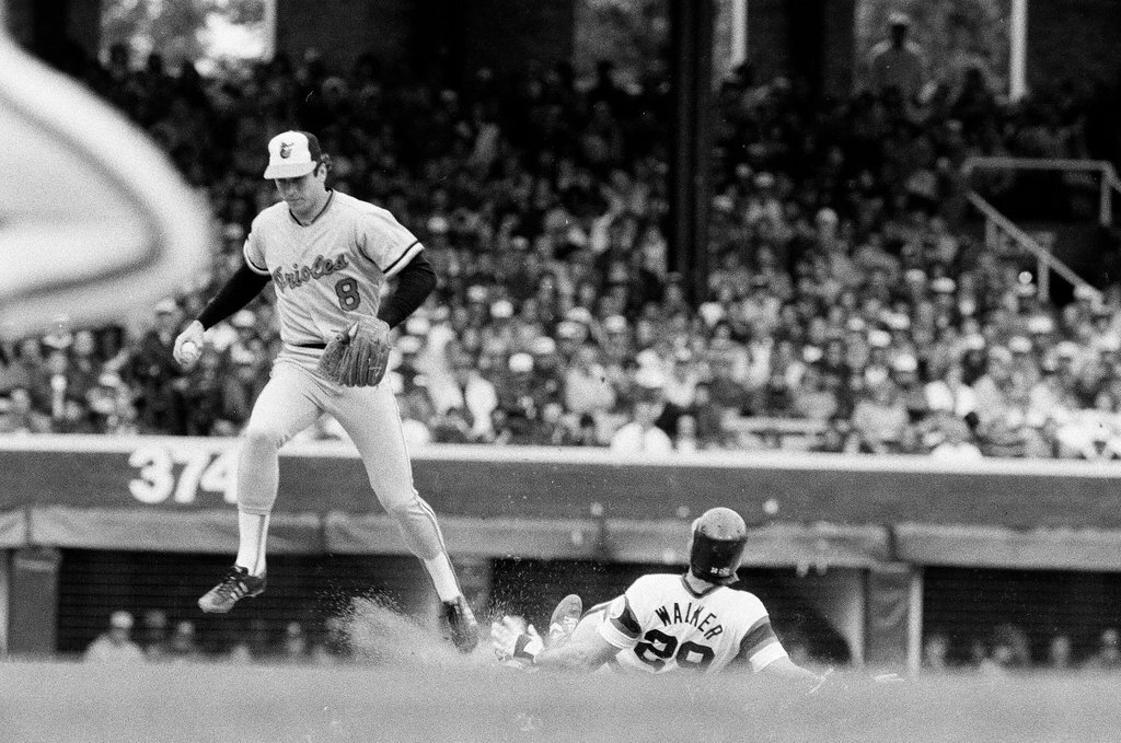 Playoff action between Orioles and White Sox - Chicago Sun-Times
