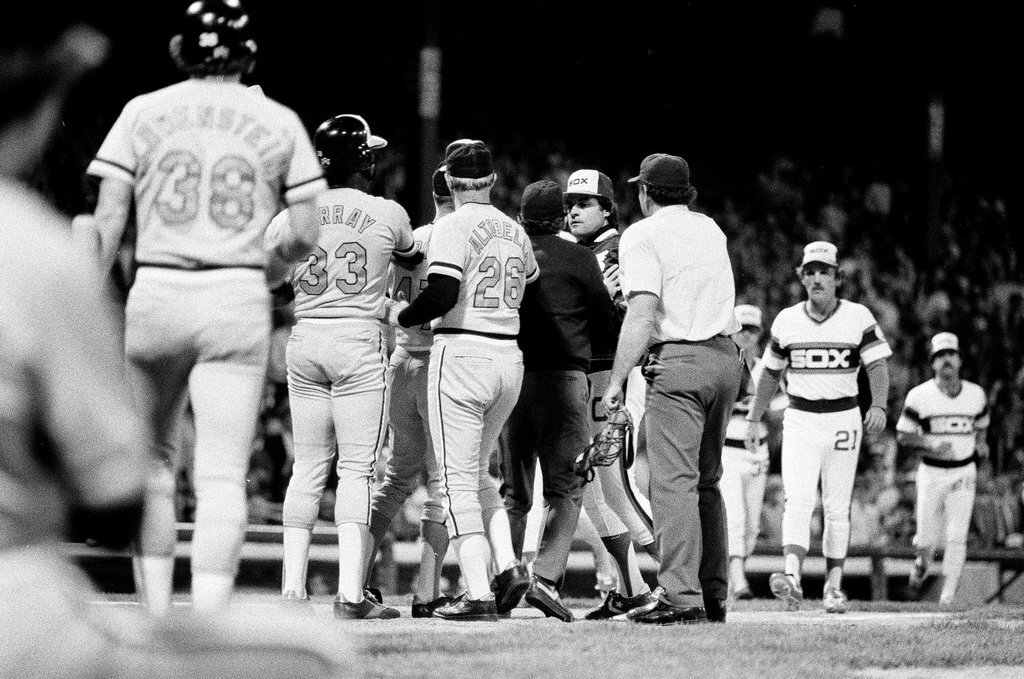 Playoff action between Orioles and White Sox - Chicago Sun-Times