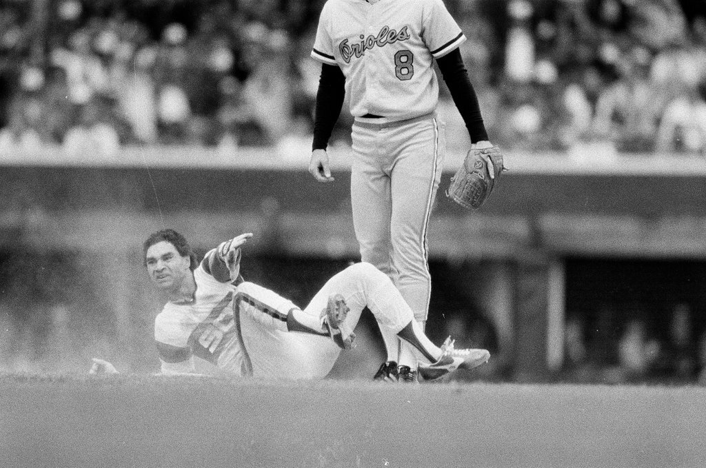 Playoff action between Orioles and White Sox - Chicago Sun-Times
