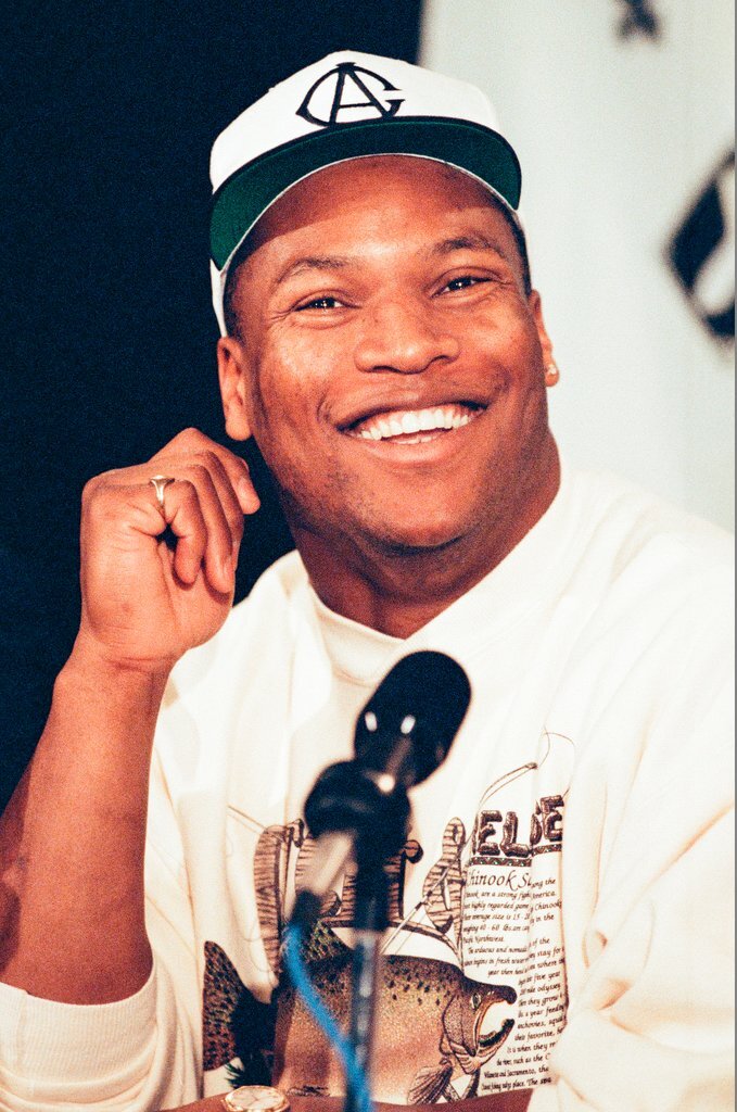Bo Jackson working out at IIT - Chicago Sun-Times