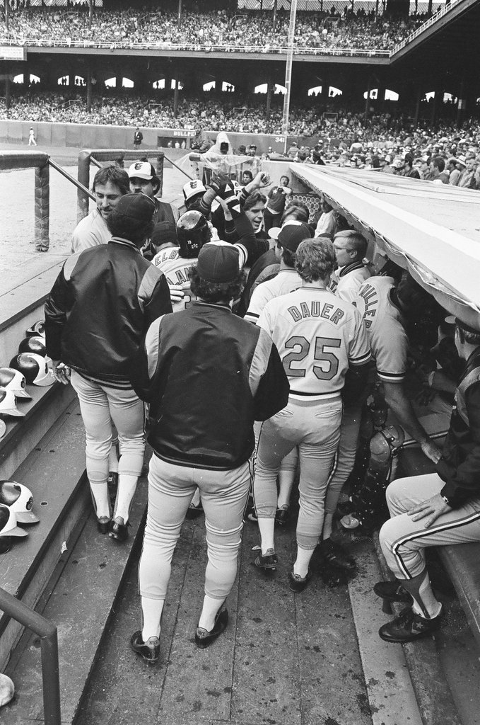 Playoff action between Orioles and White Sox - Chicago Sun-Times