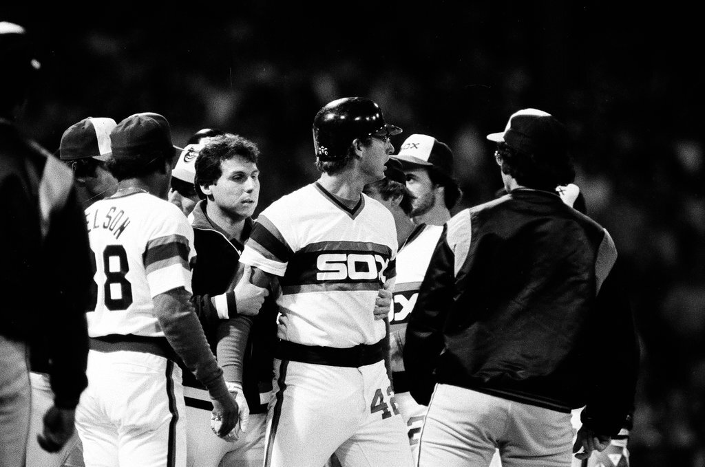 Playoff action between Orioles and White Sox - Chicago Sun-Times